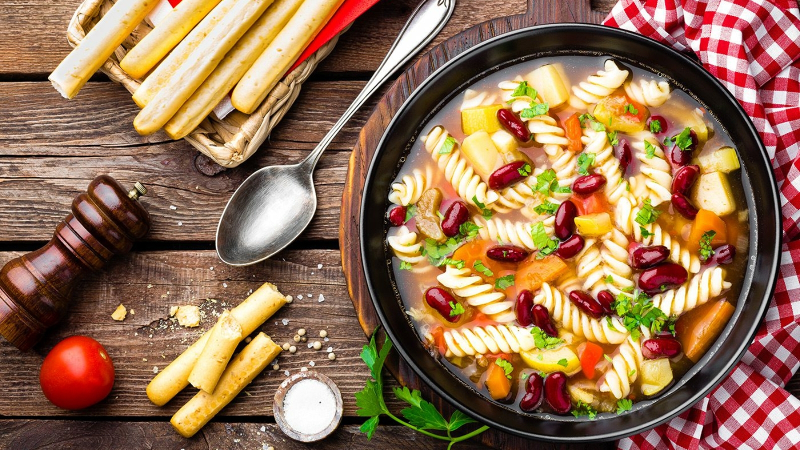 demo-attachment-14-minestrone-soup-vegetable-soup-with-pasta-PHU79AS